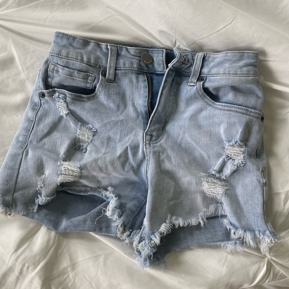 Ripped Jean shorts!